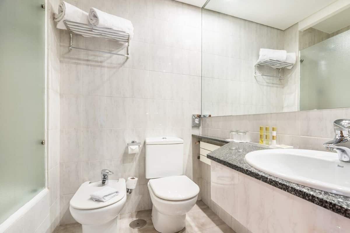 minibar, in-room safe, desk, soundproofing