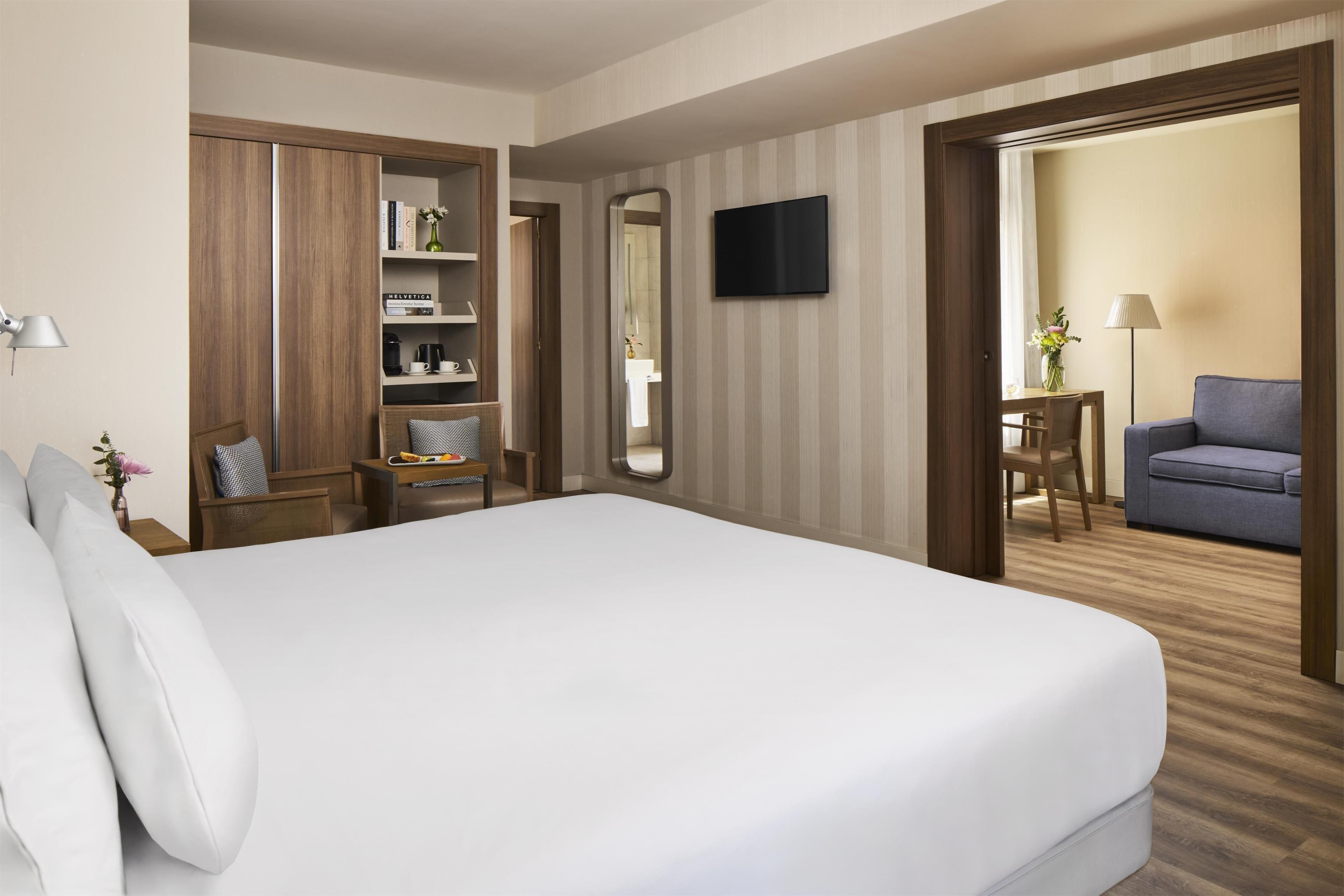 minibar, in-room safe, desk, blackout curtains