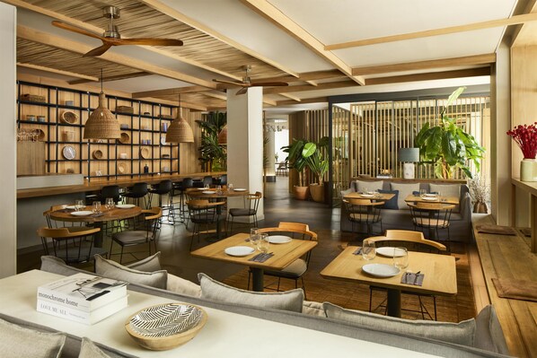 Daily buffet breakfast for a fee - NH Madrid Balboa (Madrid)