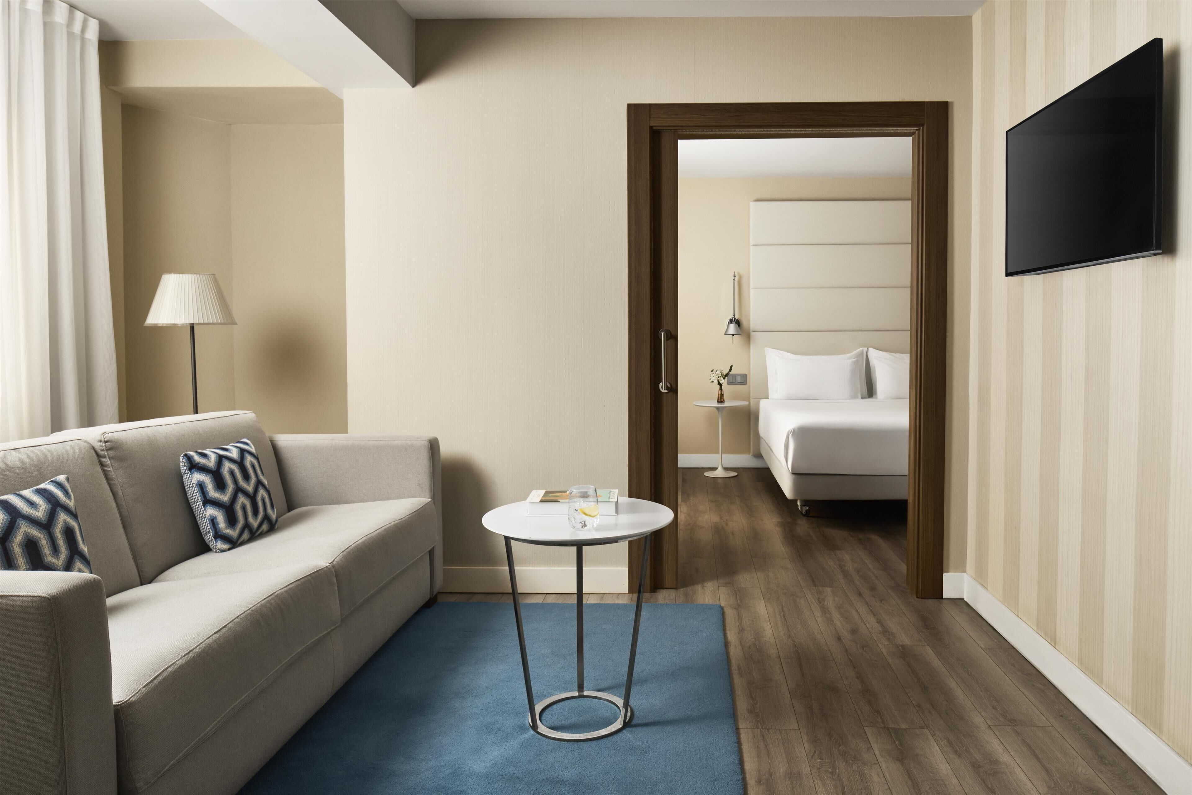 minibar, in-room safe, desk, blackout curtains