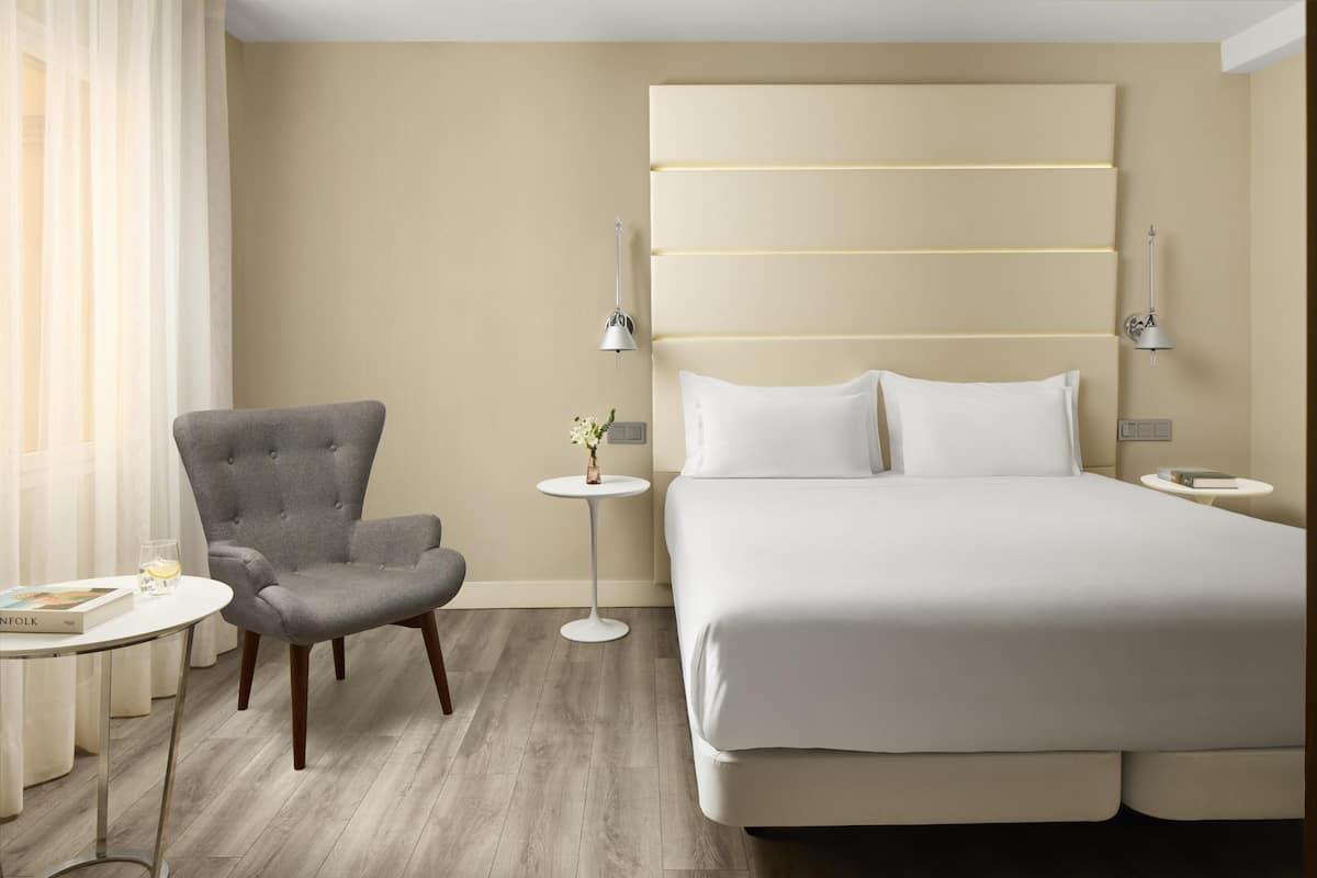 Chambre Standard | Minibar, coffres-forts dans les chambres, bureau, rideaux occultants