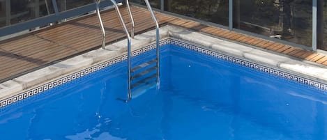 Piscina externa sazonal