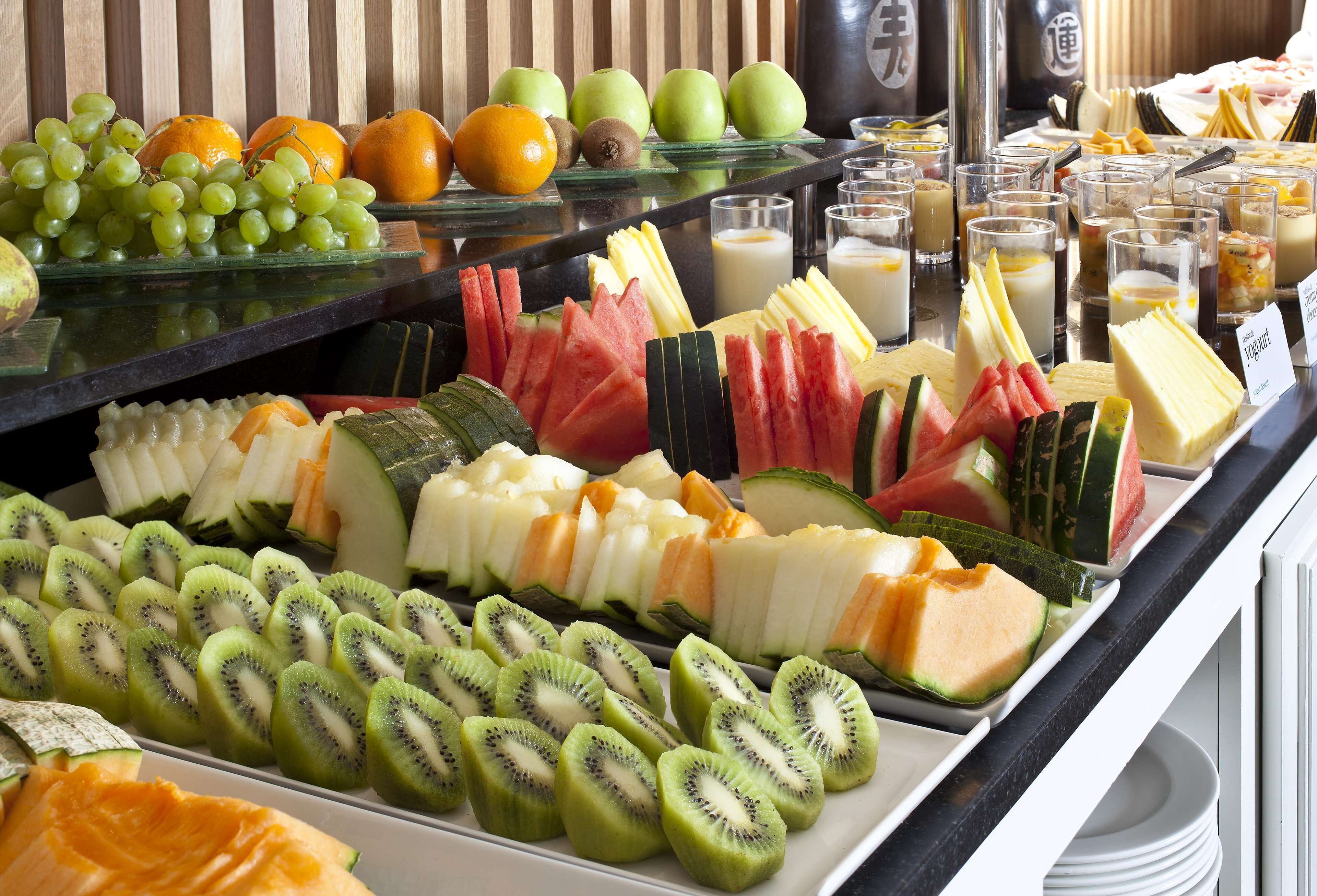 daily buffet breakfast for a fee