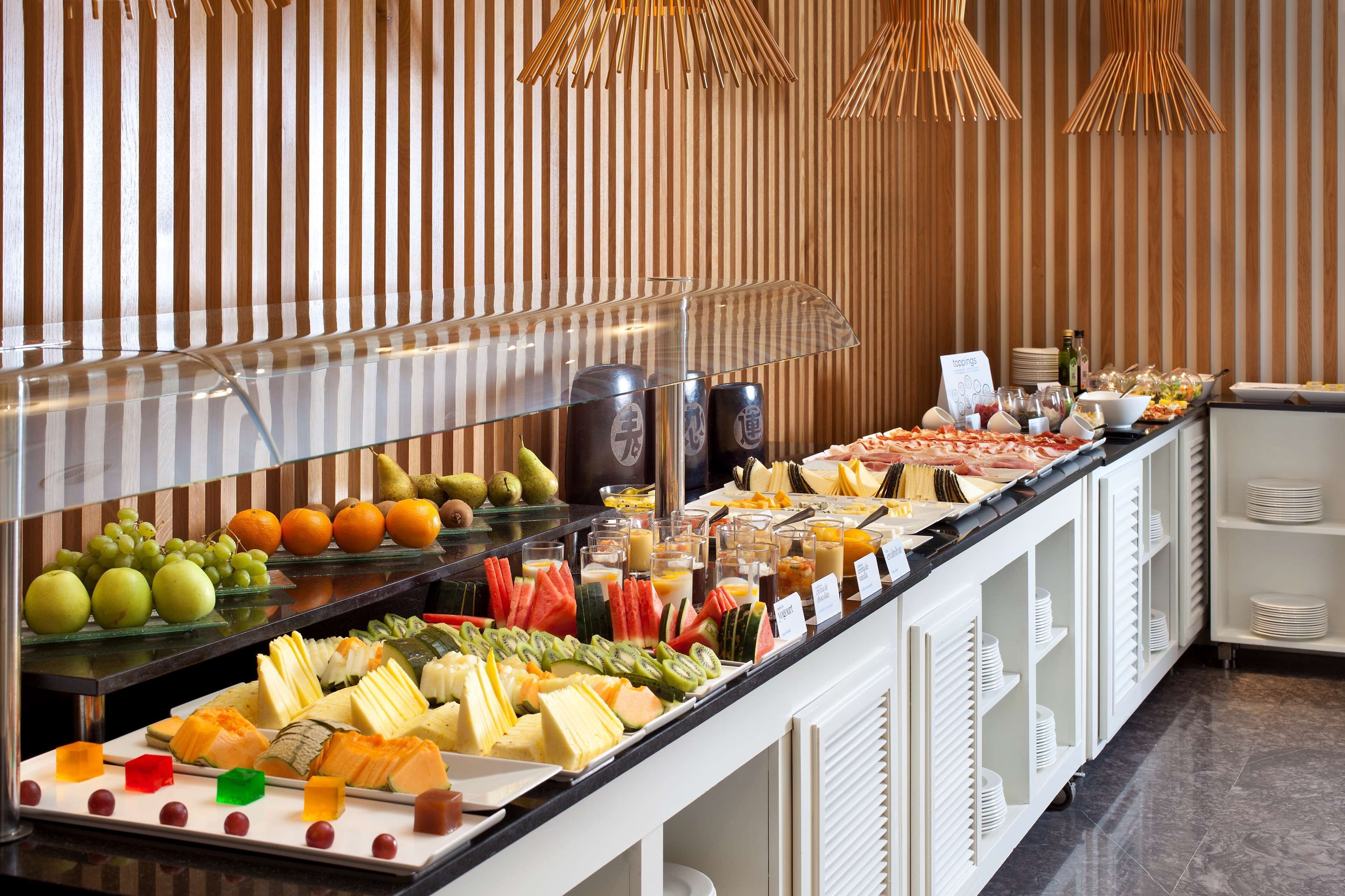 daily buffet breakfast for a fee