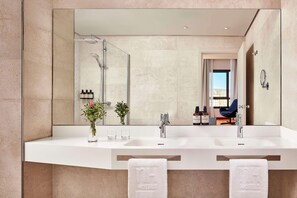 Amenidades de baño ecológicas, secadora de cabello, batas, toallas 