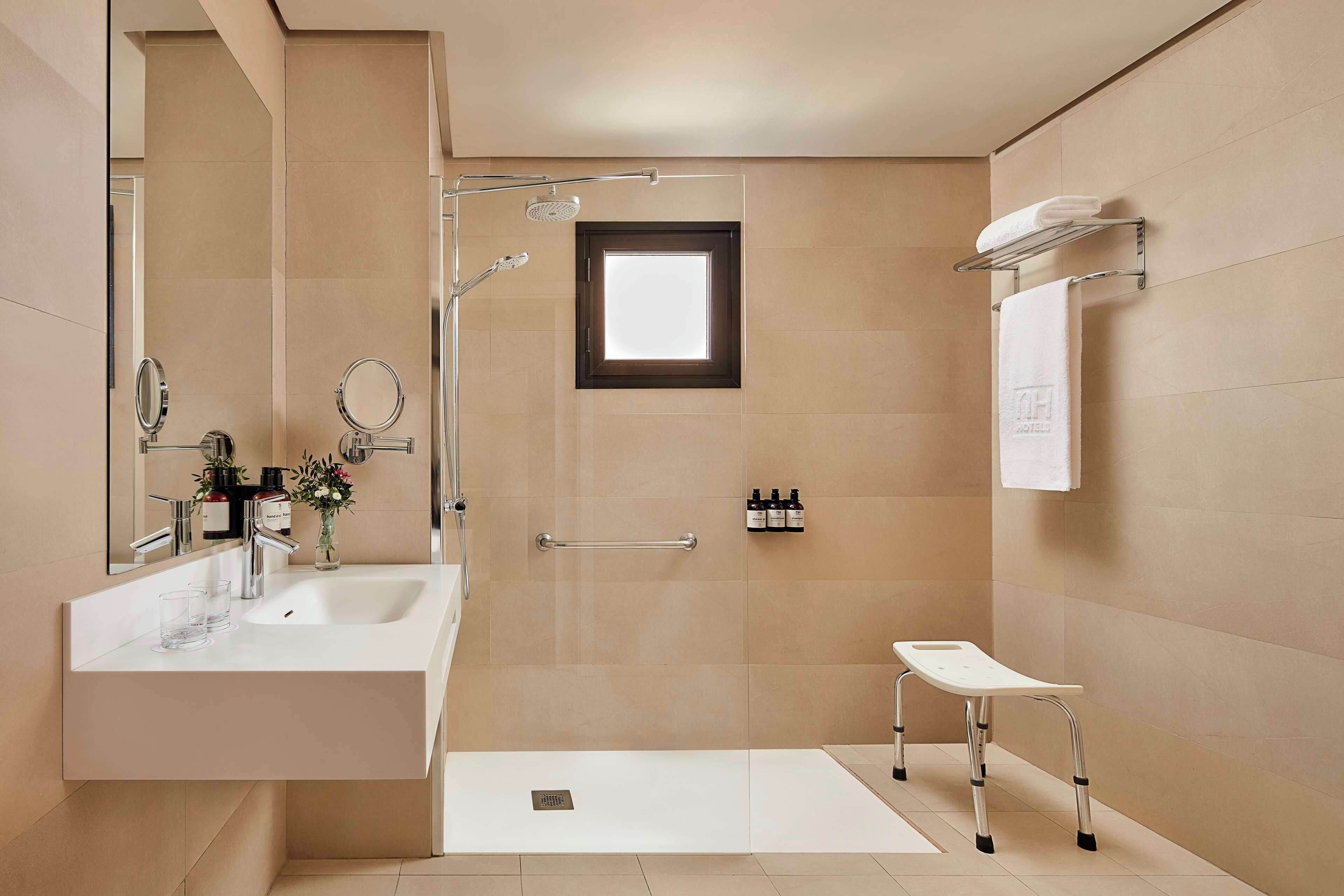 standard room | bathroom | eco-friendly toiletries, hair dryer, dressing gowns, towels