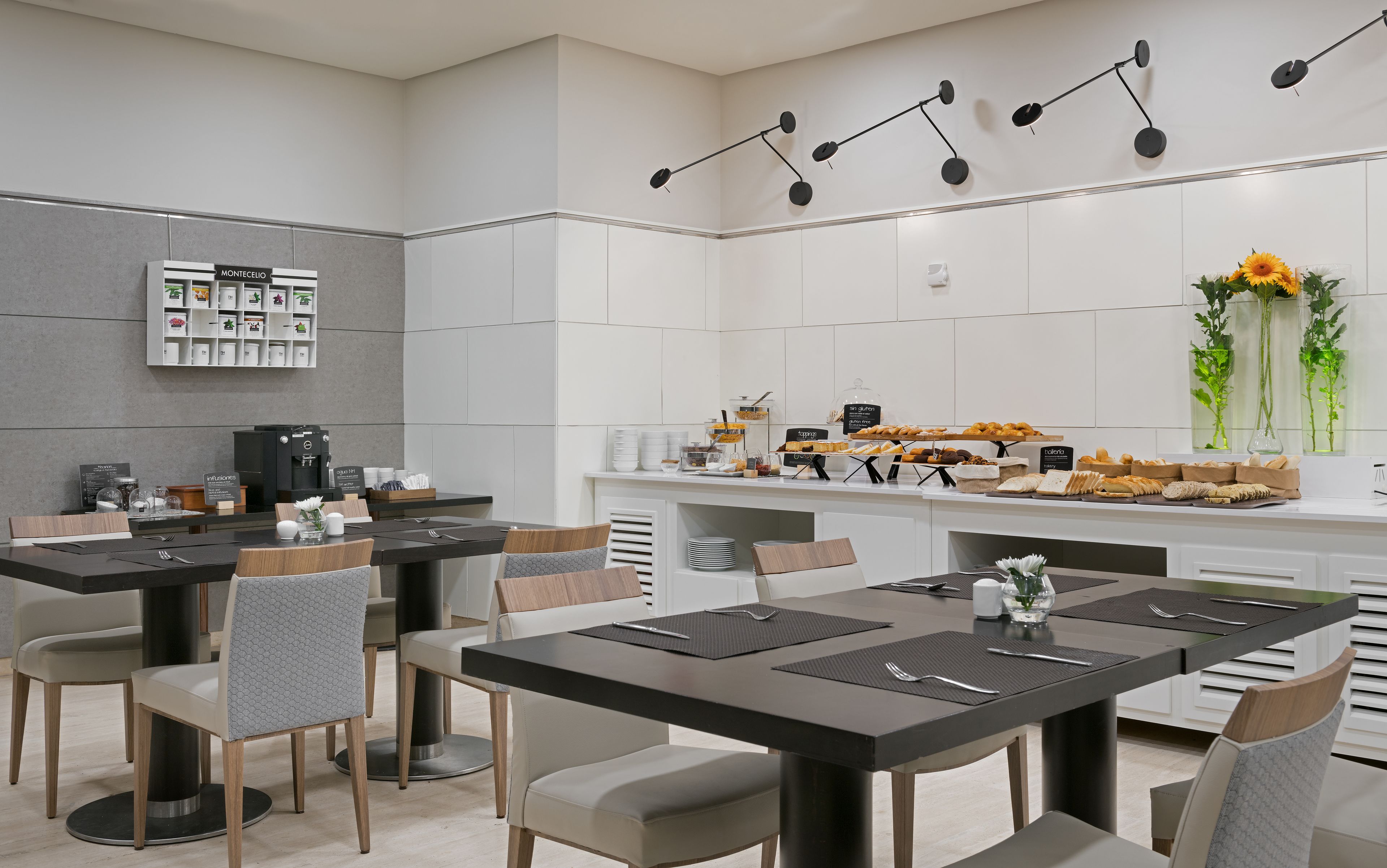 daily buffet breakfast for a fee