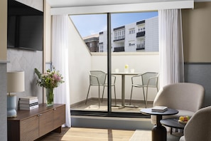 Minibar, caja de seguridad en la habitación, escritorio y camas extra