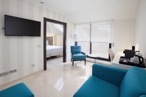 Minibar, in-room safe, desk, rollaway beds