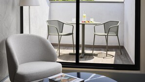 Minibar, in-room safe, desk, WiFi (free) - NH Ciudad de Santander (Santander)