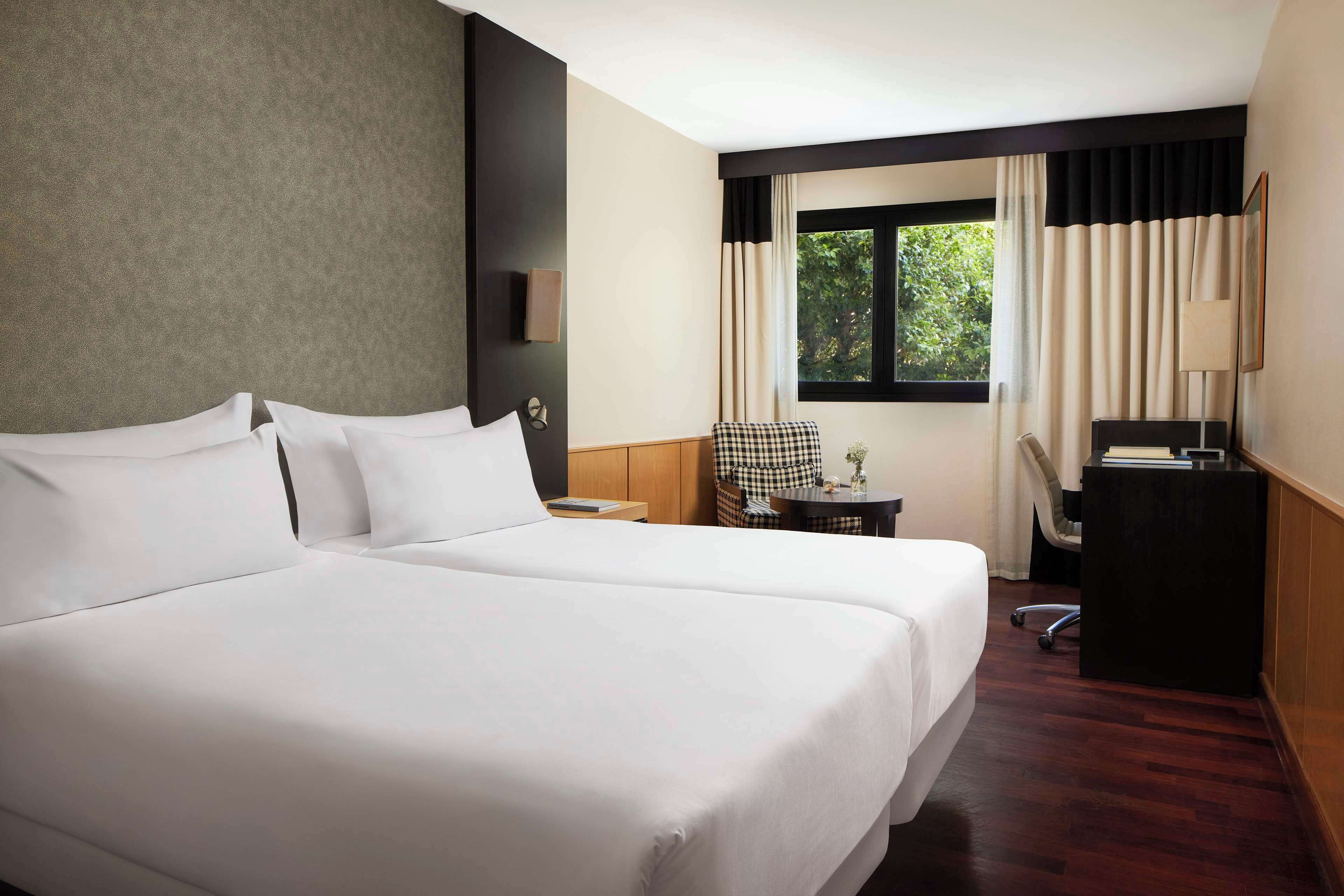 Ropa de cama de alta calidad y minibar 