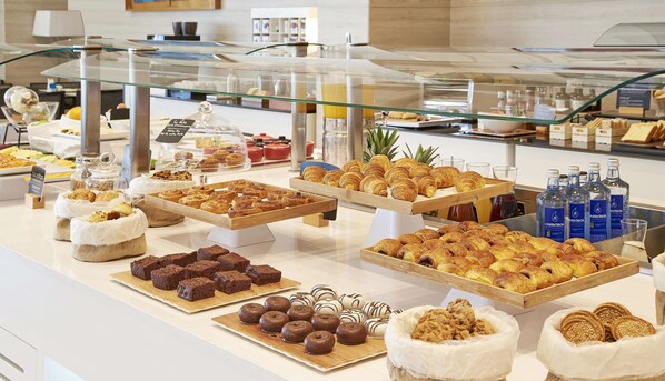 Daily buffet breakfast for a fee
