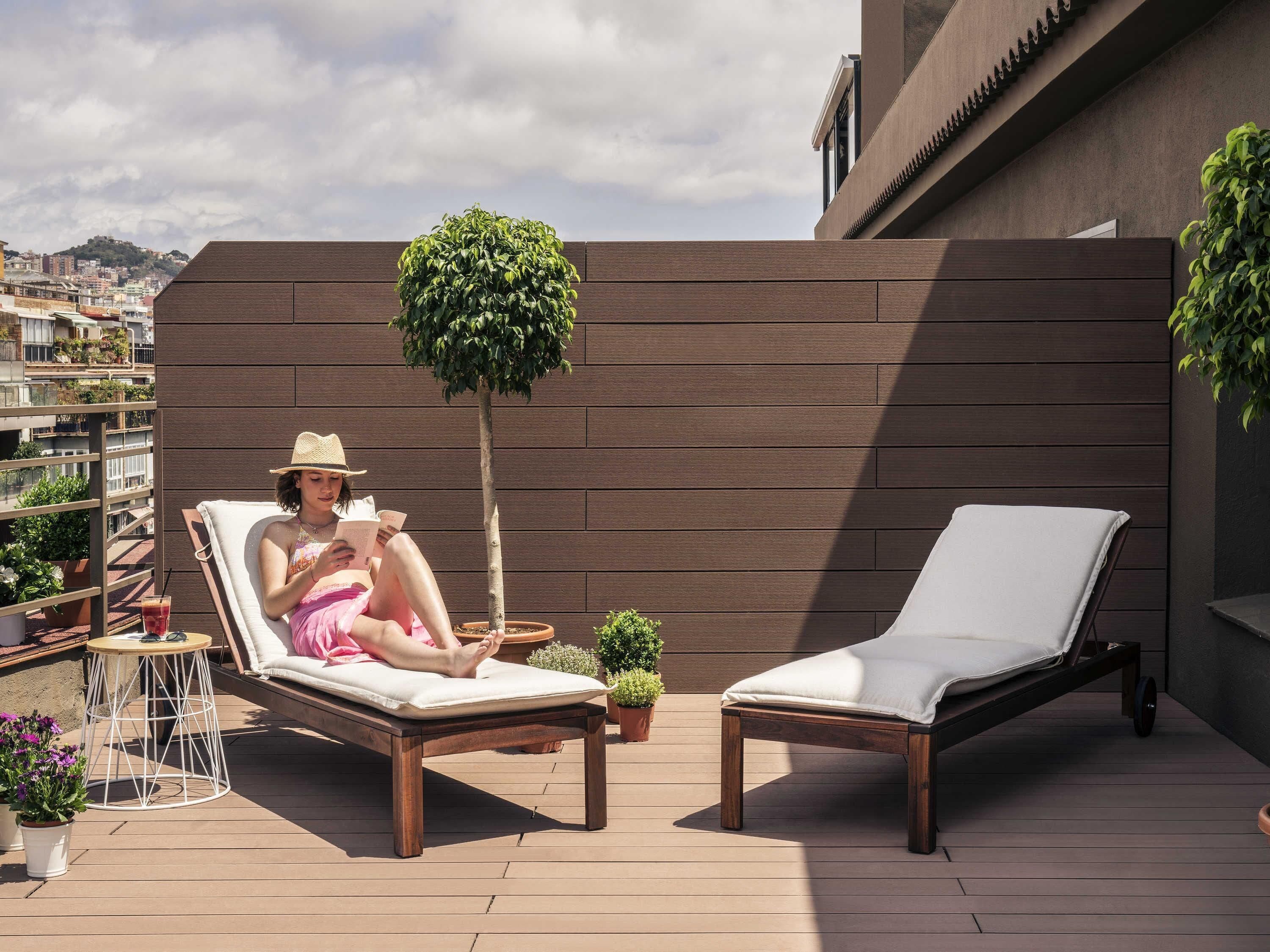 Habitación superior, 1 cama de matrimonio, terraza | Ropa de cama de alta calidad, minibar, caja fuerte y cortinas opacas