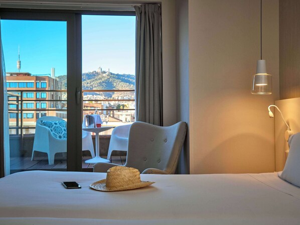 Superior Room, 1 Queen Bed, Terrace | Premium bedding, minibar, in-room safe, blackout drapes