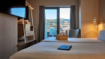 Superior Room, 1 Queen Bed, Terrace | Minibar, in-room safe, blackout drapes, soundproofing