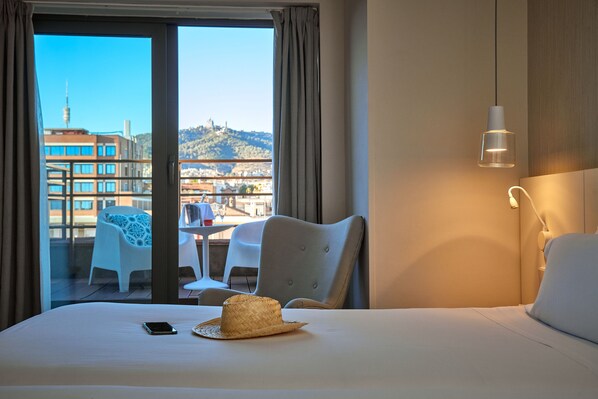 Superior Room, 1 Queen Bed, Terrace | Premium bedding, minibar, in-room safe, blackout curtains