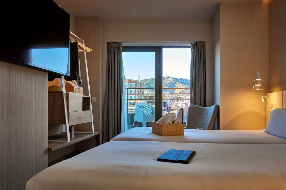 Superior Room, 1 Queen Bed, Terrace | Premium bedding, minibar, in-room safe, blackout drapes