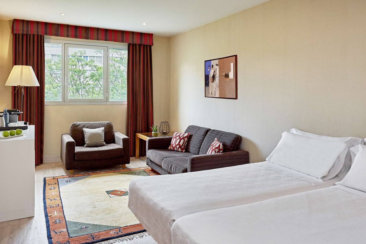junior suite | 1 bedroom, premium bedding, minibar, in-room safe