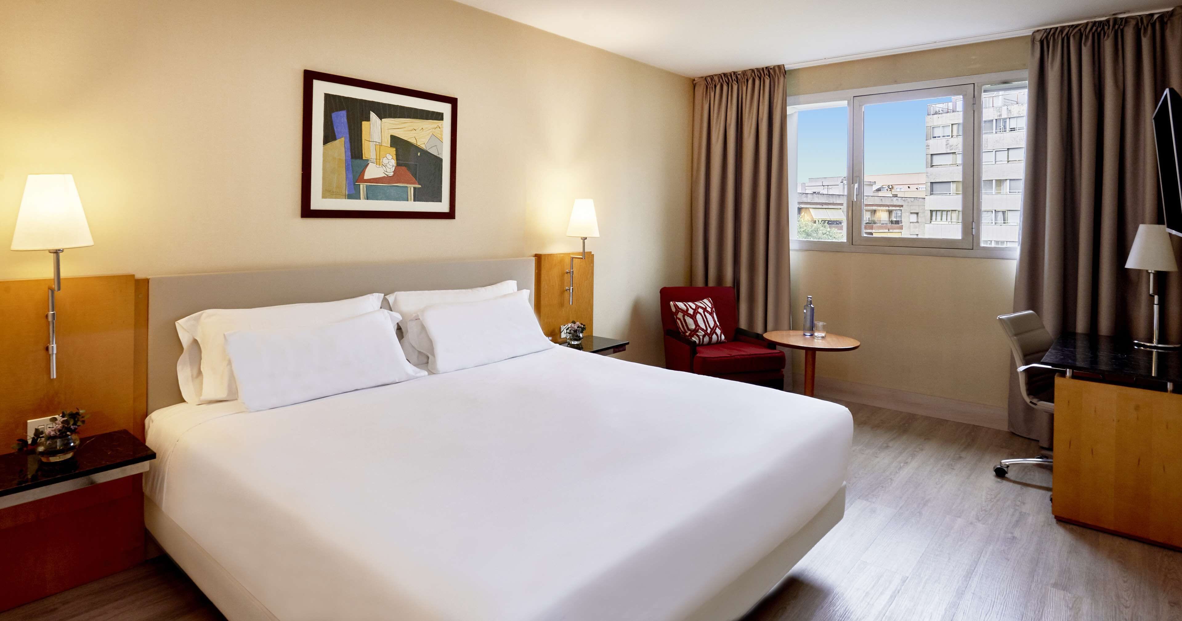 junior suite | 1 bedroom, premium bedding, minibar, in-room safe