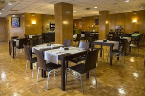Daily buffet breakfast for a fee