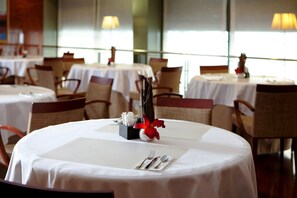 Colazione a buffet a pagamento, servita tutte le mattine 