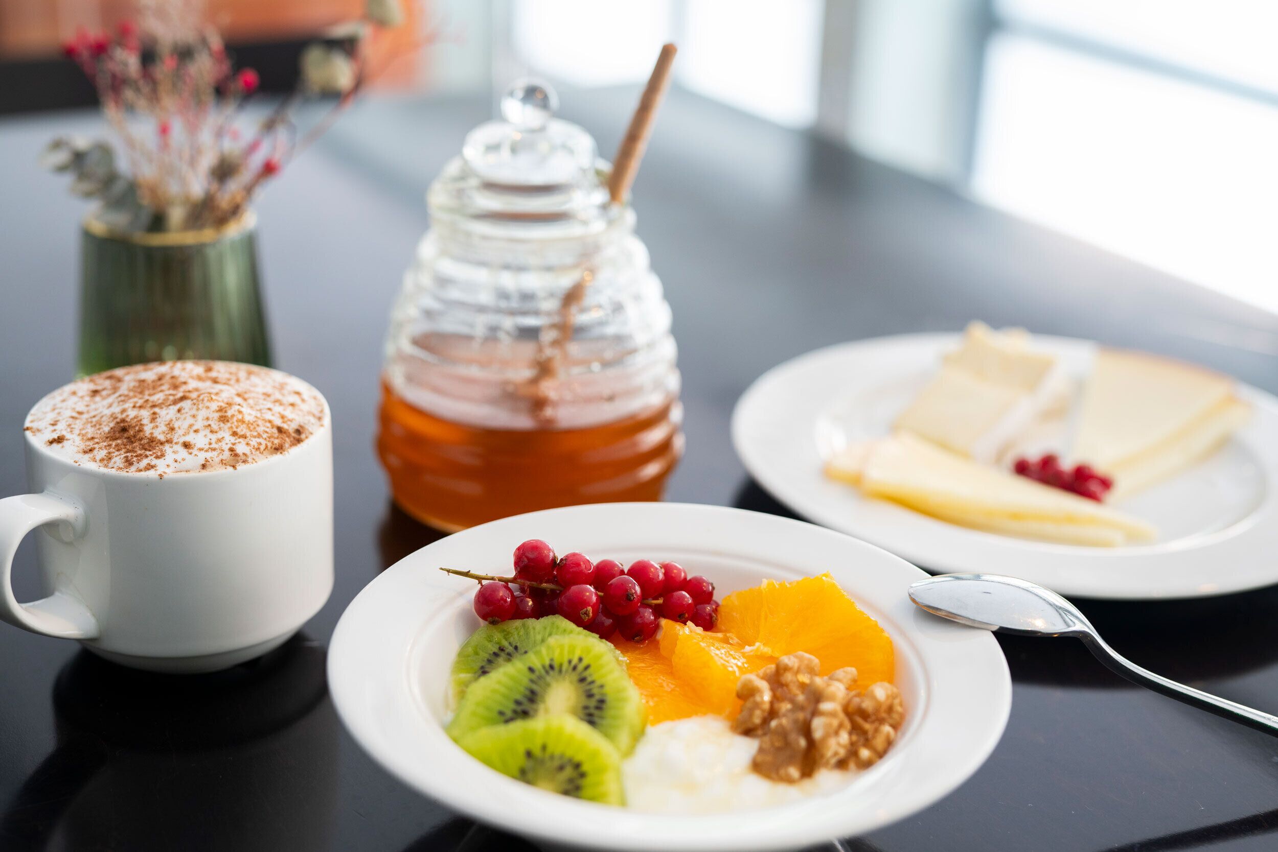 Se ofrece un desayuno bufé todos los días (por un coste adicional)