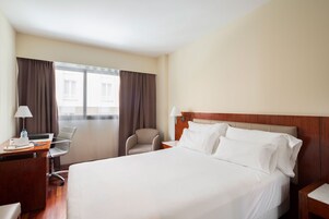1 bedroom, hypo-allergenic bedding, minibar, in-room safe