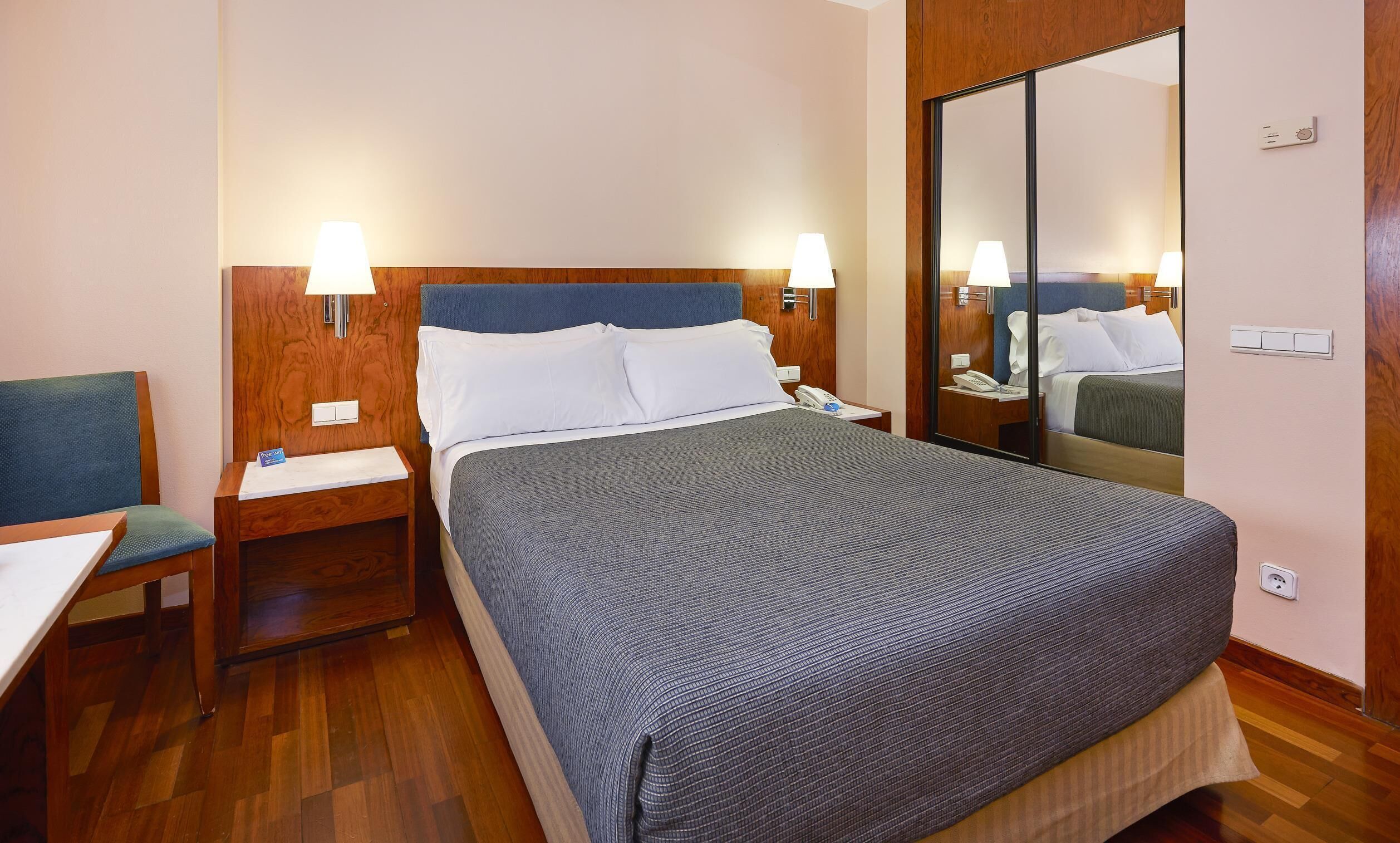 hypo-allergenic bedding, minibar, in-room safe, desk