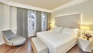 Suite Junior | Biancheria da letto di alta qualità, minibar, una cassaforte in camera