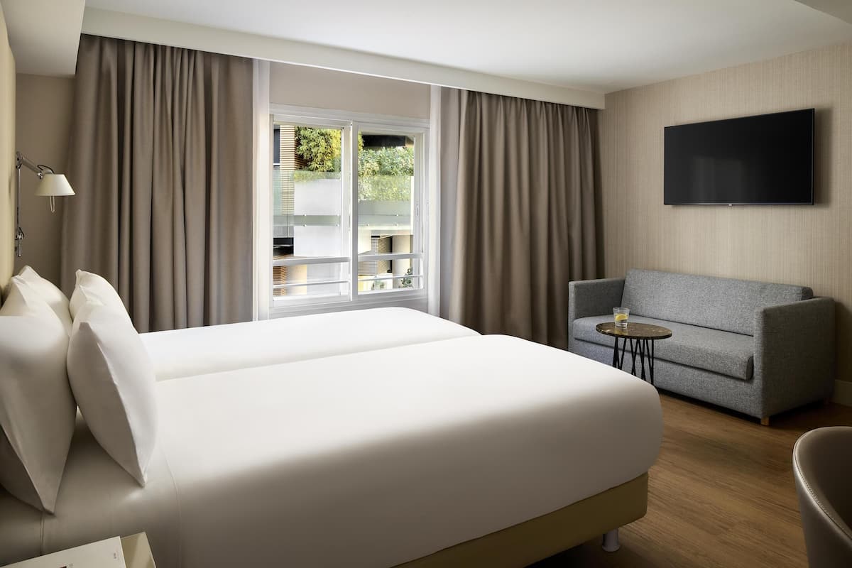 Minibar, in-room safe, desk, blackout drapes