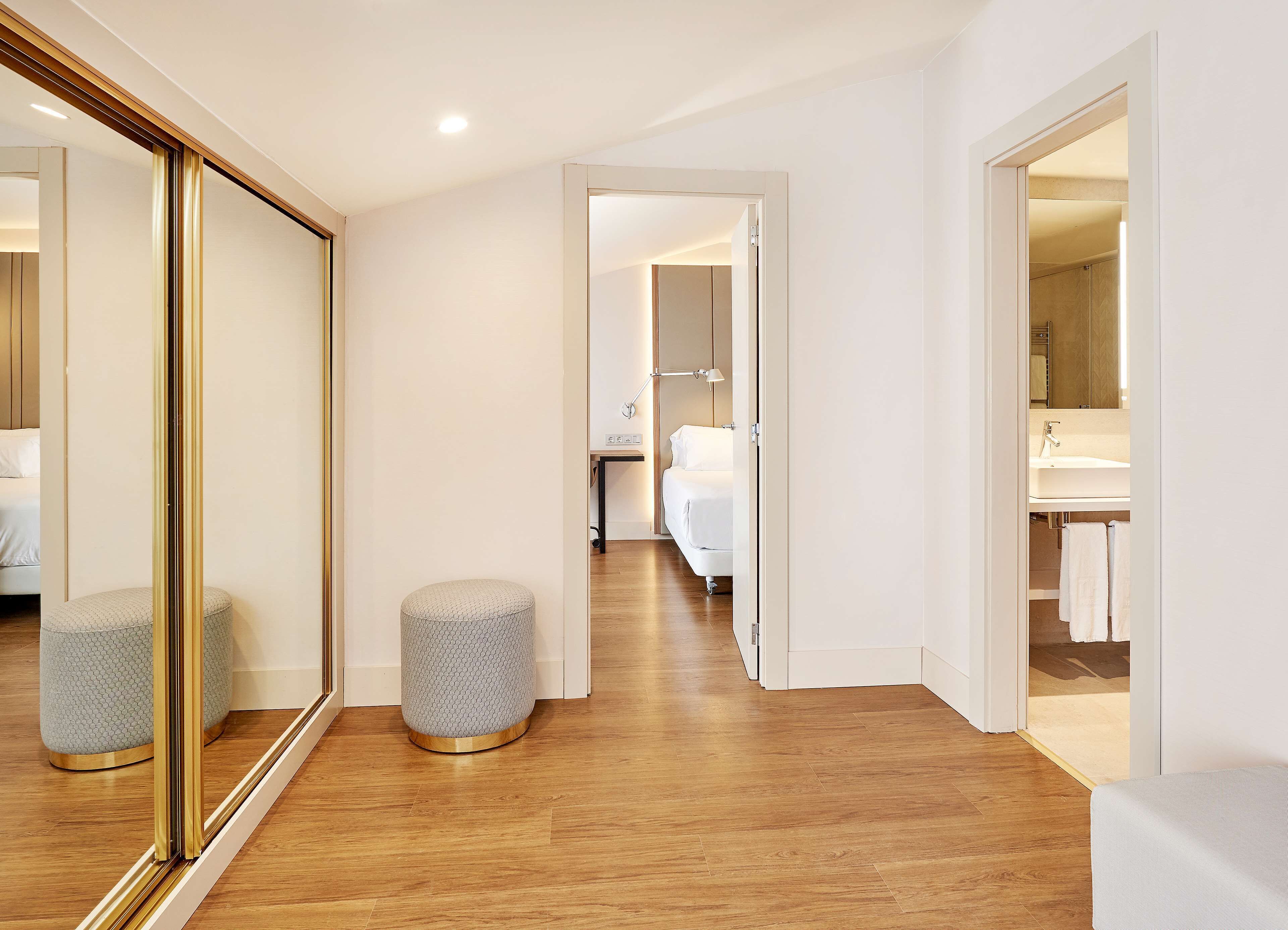 minibar, in-room safe, desk, blackout curtains