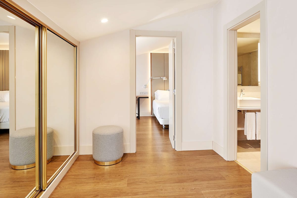 minibar, in-room safe, desk, blackout curtains