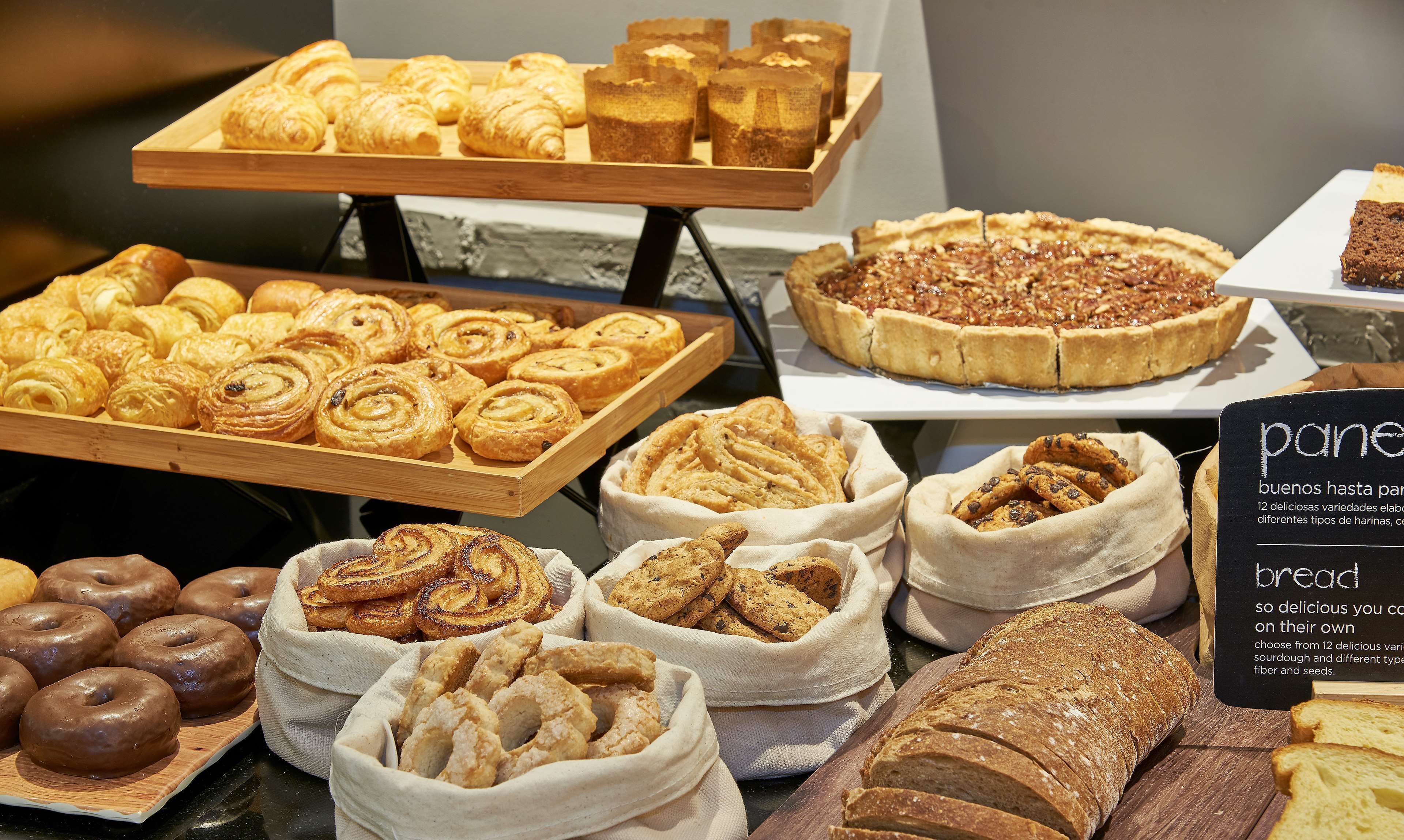 Petit déjeuner buffet servi tous les jours en supplément