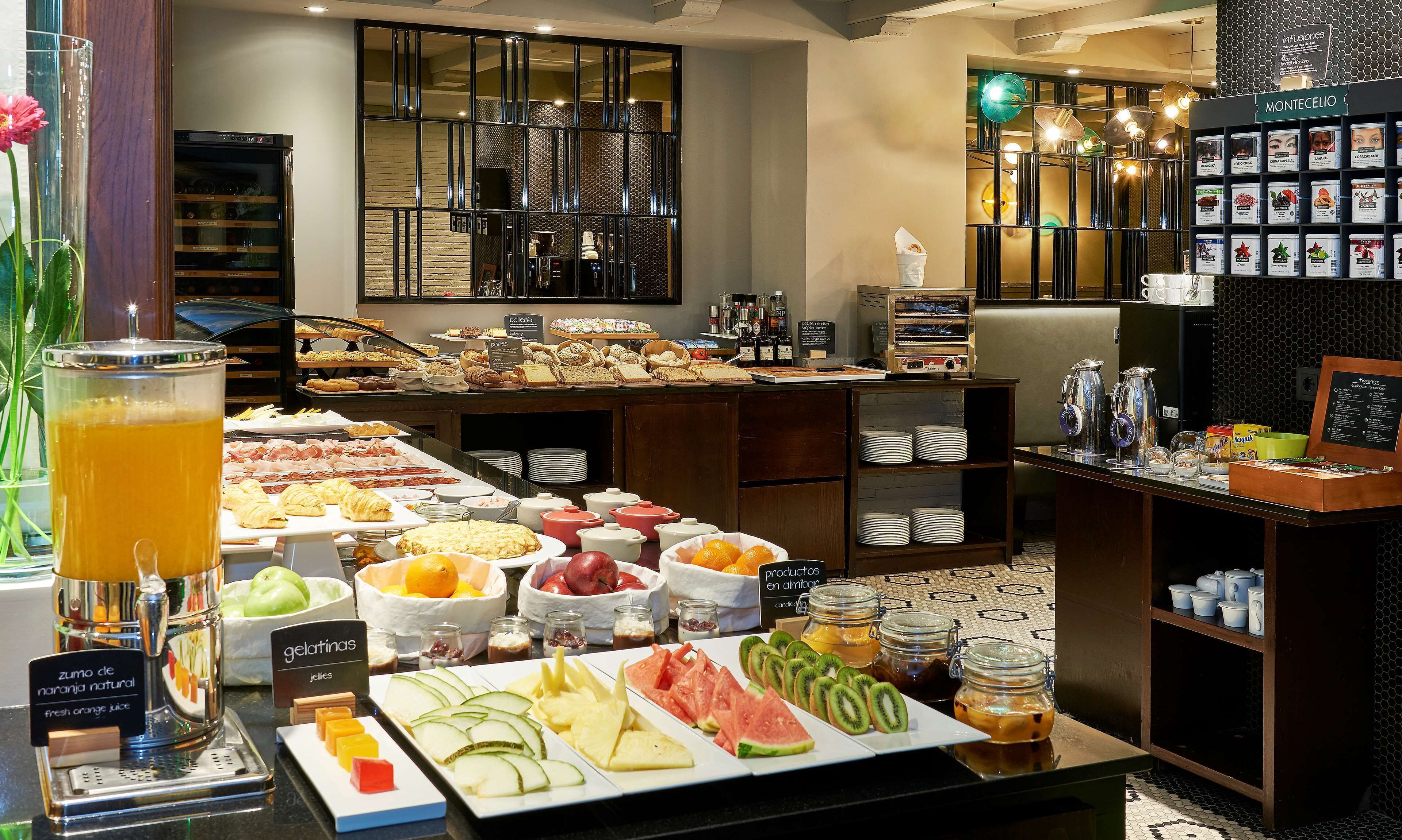 daily buffet breakfast for a fee