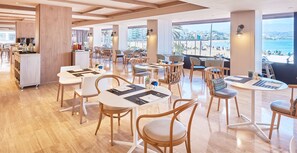 Tägliches Frühstücksbuffet gegen Gebühr