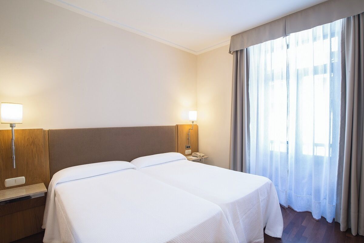 double room single use | premium bedding, minibar, in-room safe, desk