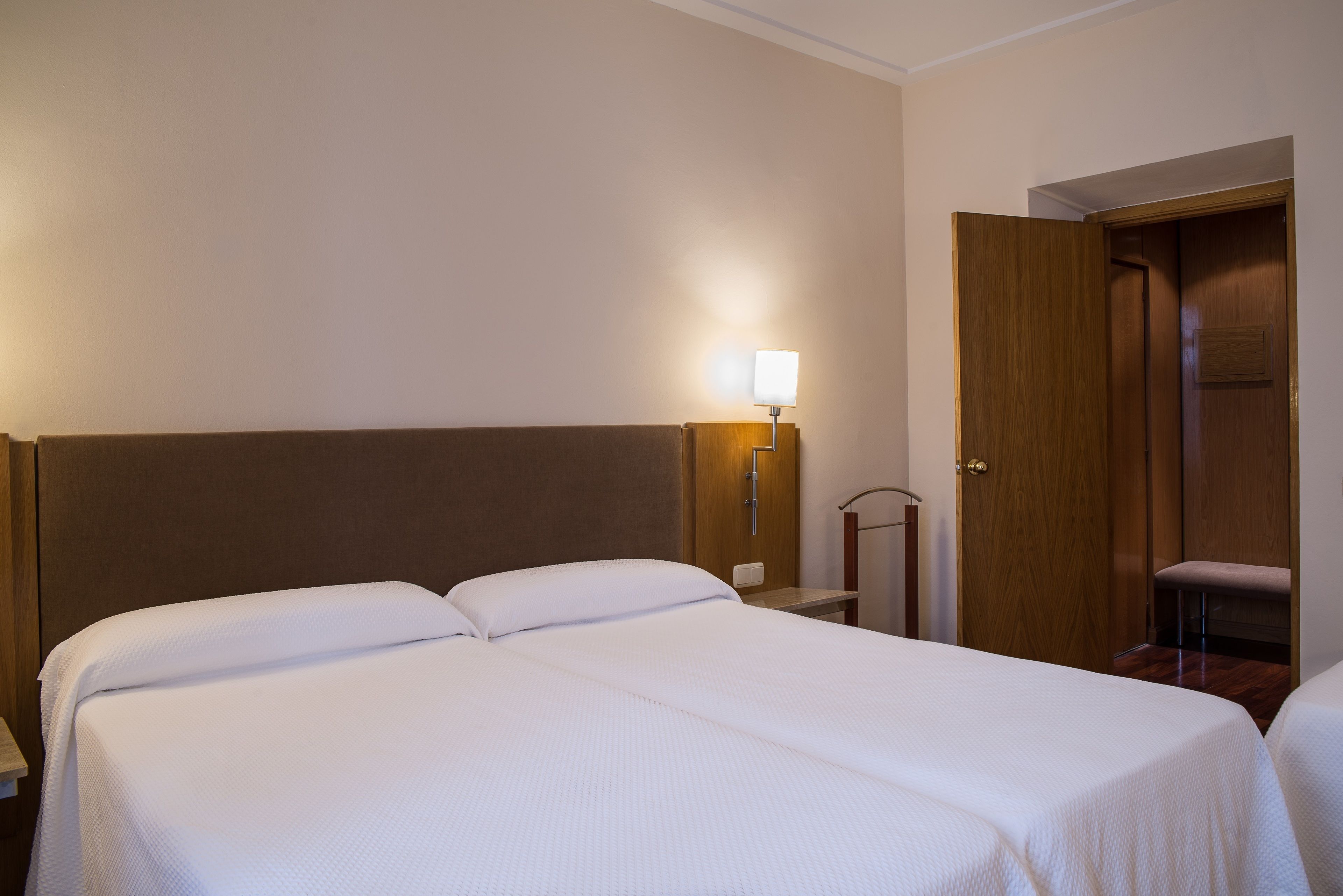 triple room | premium bedding, minibar, in-room safe, desk