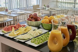 Daily buffet breakfast for a fee - NH Avenida Jerez (Jerez de la Frontera)