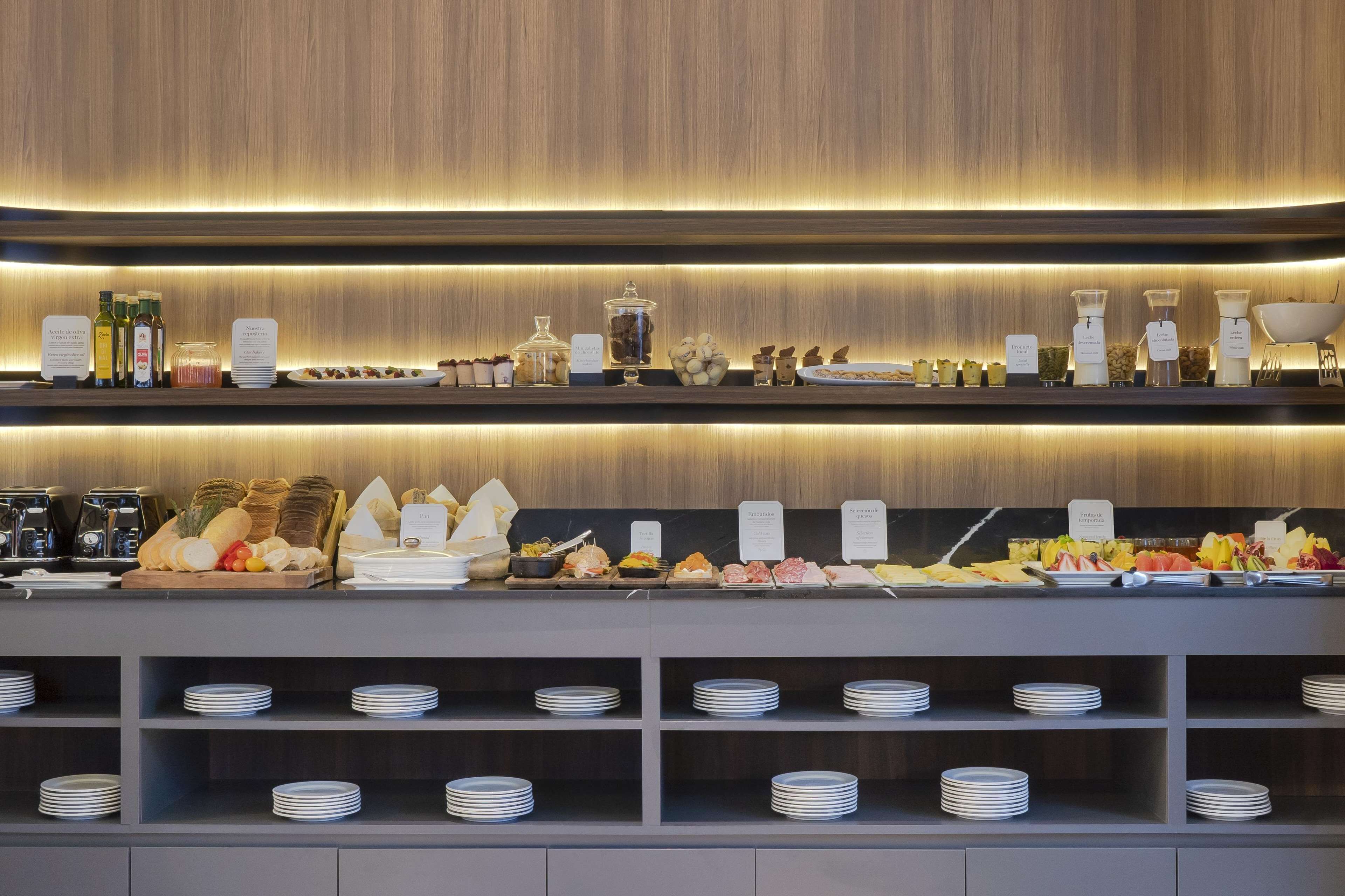 daily buffet breakfast for a fee