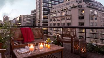 Premium bedding, down comforters, pillowtop beds, minibar