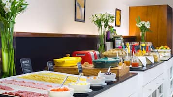 Daily buffet breakfast for a fee