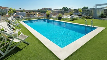 Outdoor pool, sun loungers