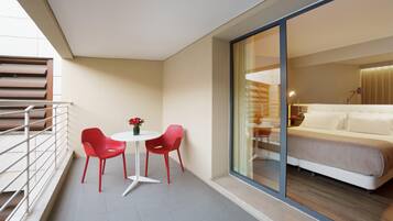 Premium bedding, minibar, in-room safe, desk