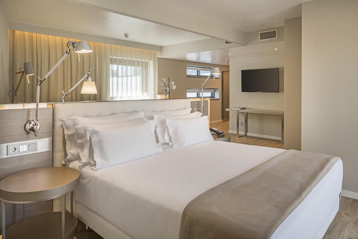 Suite, Terrasse | 1 Schlafzimmer, hochwertige Bettwaren, Minibar, Zimmersafe