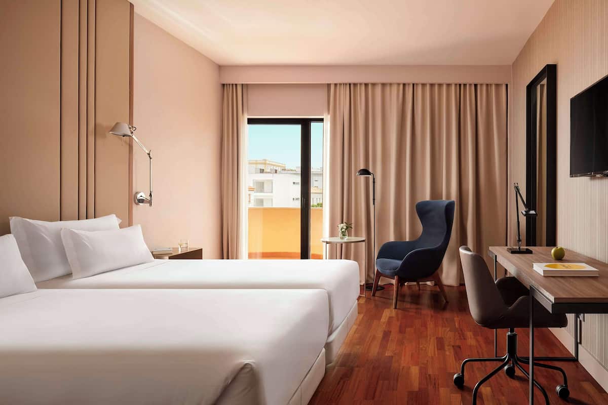 Minibar, in-room safe, desk, blackout curtains