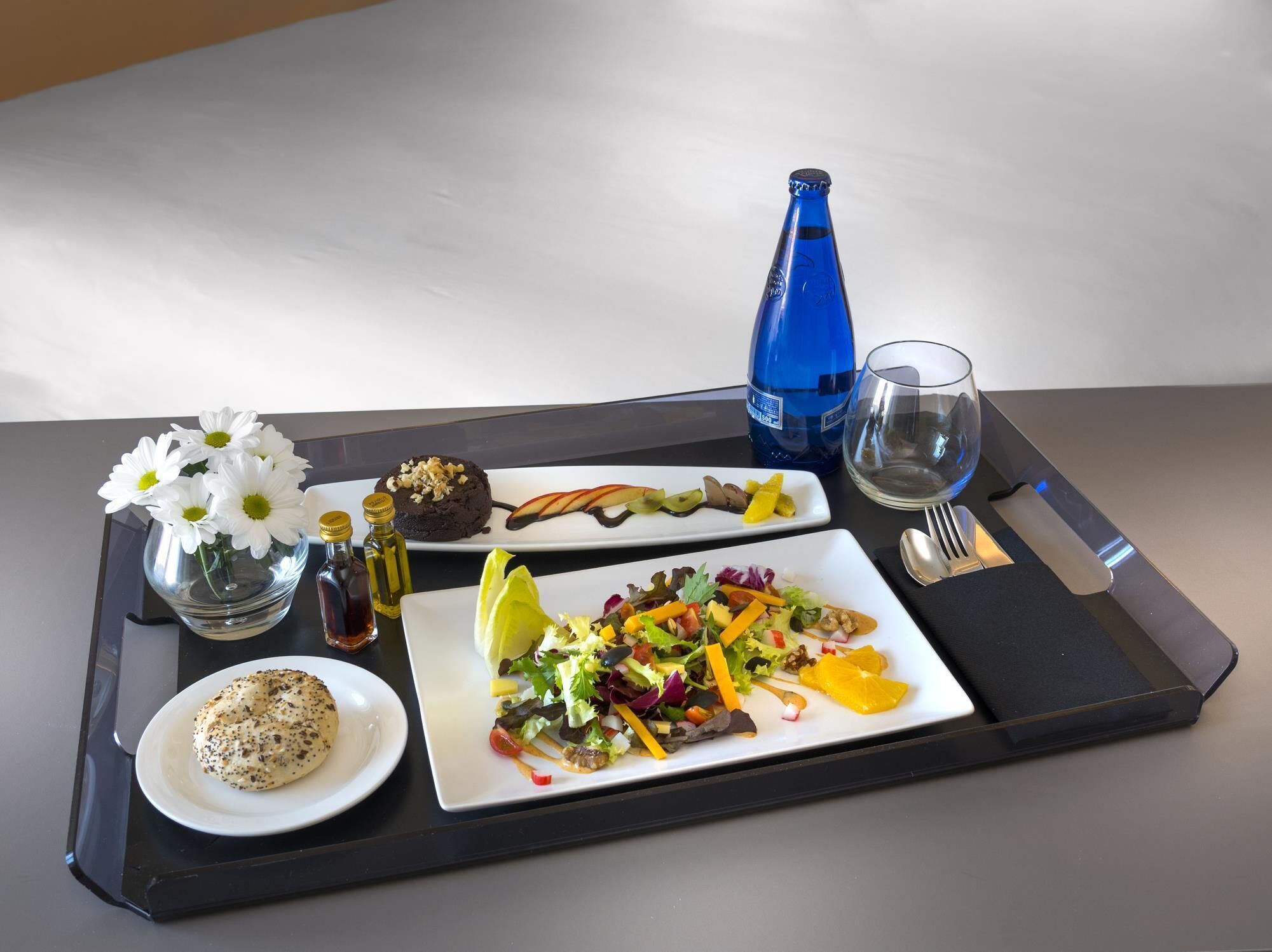 1 bedroom, premium bedding, minibar, in-room safe