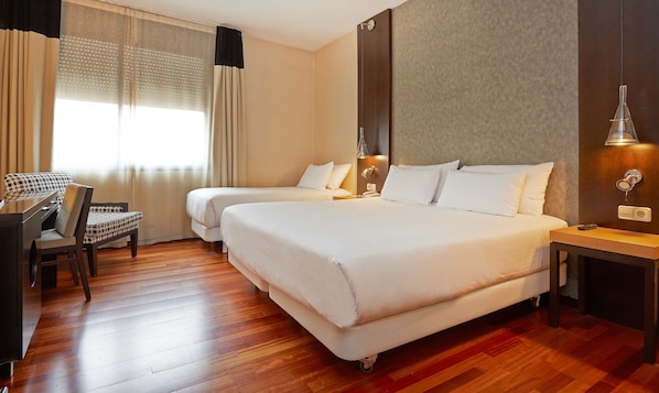 1 bedroom, premium bedding, minibar, in-room safe