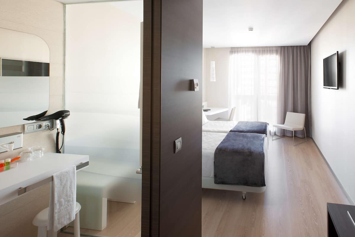 1 bedroom, minibar, in-room safe, desk