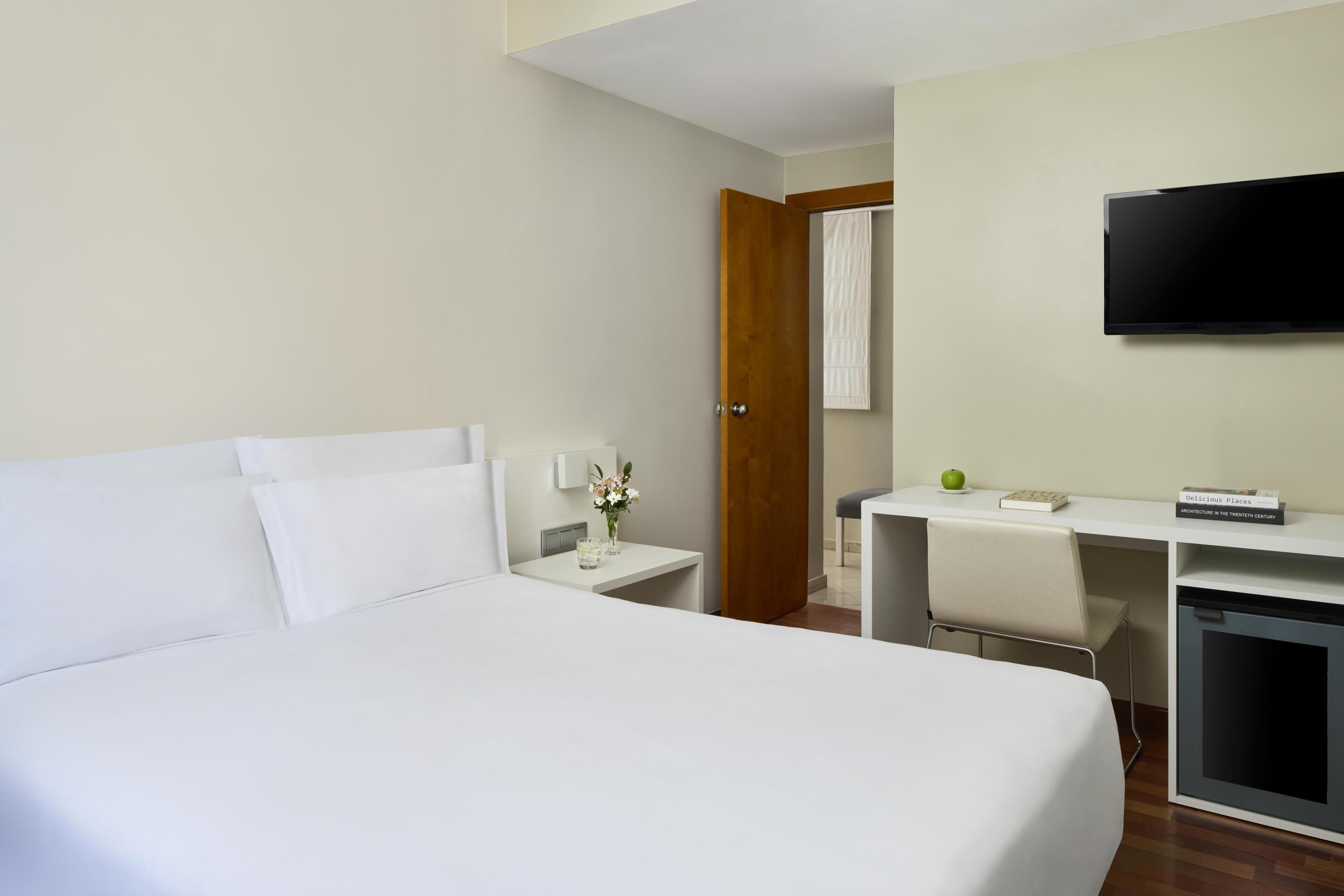 Standard-Einzelzimmer | Minibar, Zimmersafe, Schreibtisch, Verdunkelungsvorhänge