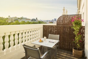 Premium bedding, minibar, in-room safe, desk - NH Madrid Nacional (Madrid)
